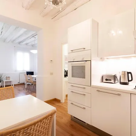 True Apartman *