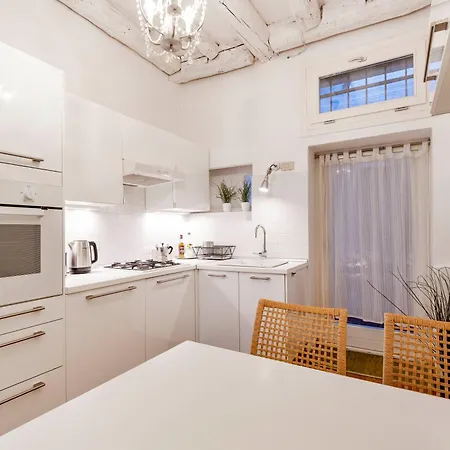 True Apartment