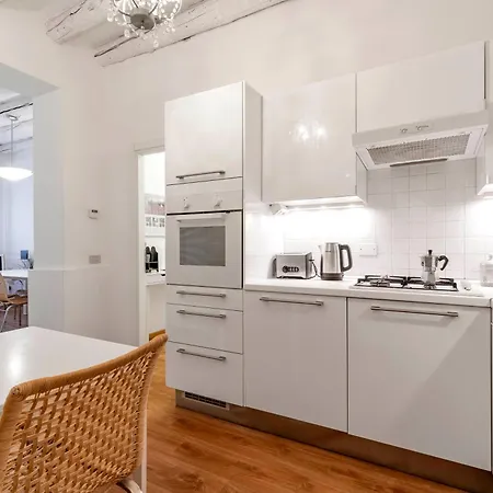 Apartment True *