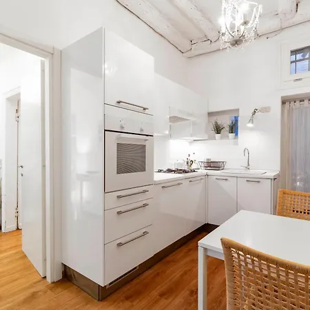 True Apartment *