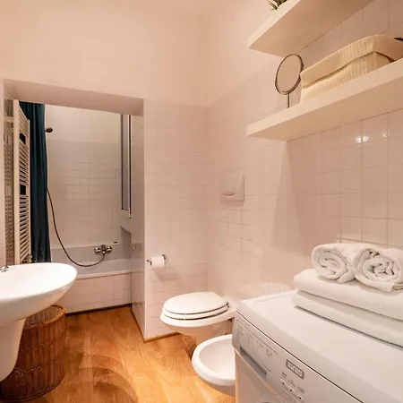 True Apartment *
